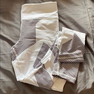 White w grey graphic yoga tights/ leggings